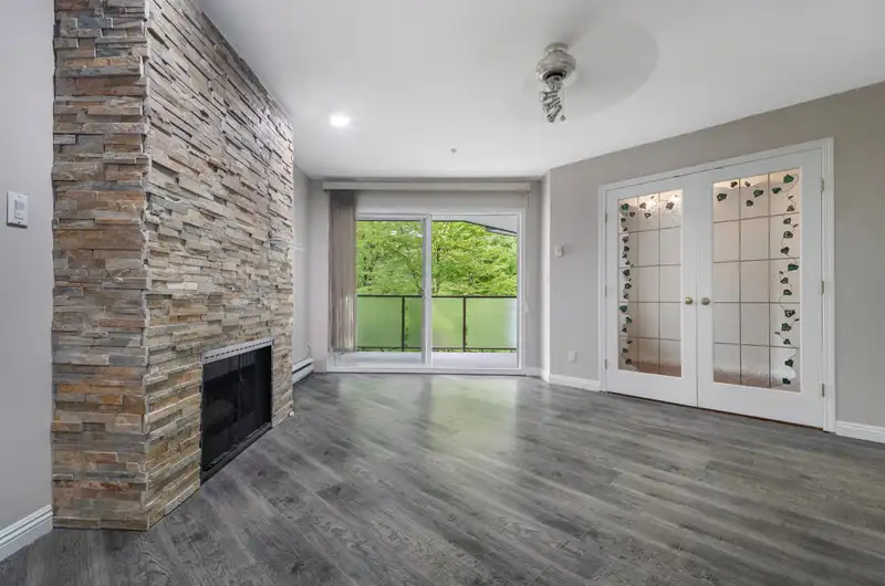 320 7139 18TH AVENUE - photo 3 of 34