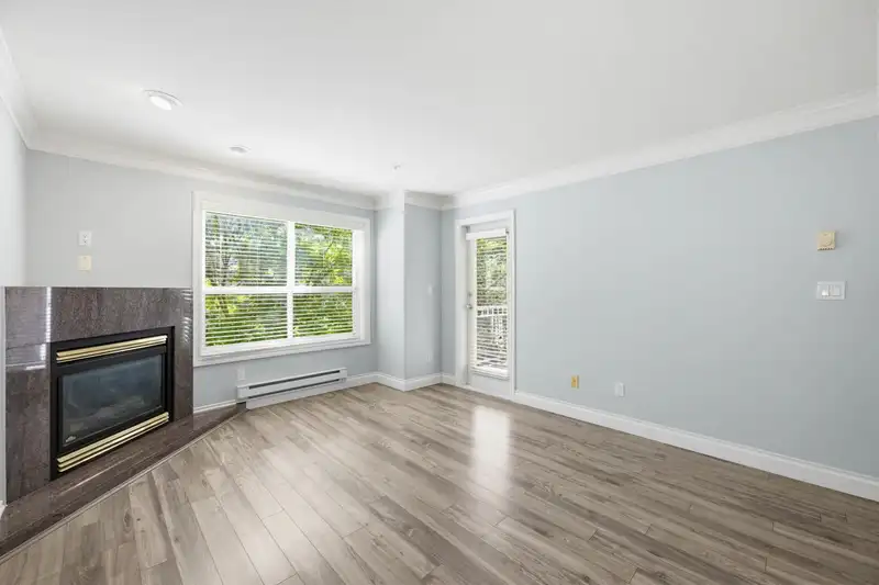 202 8115 121A STREET - photo 3 of 26