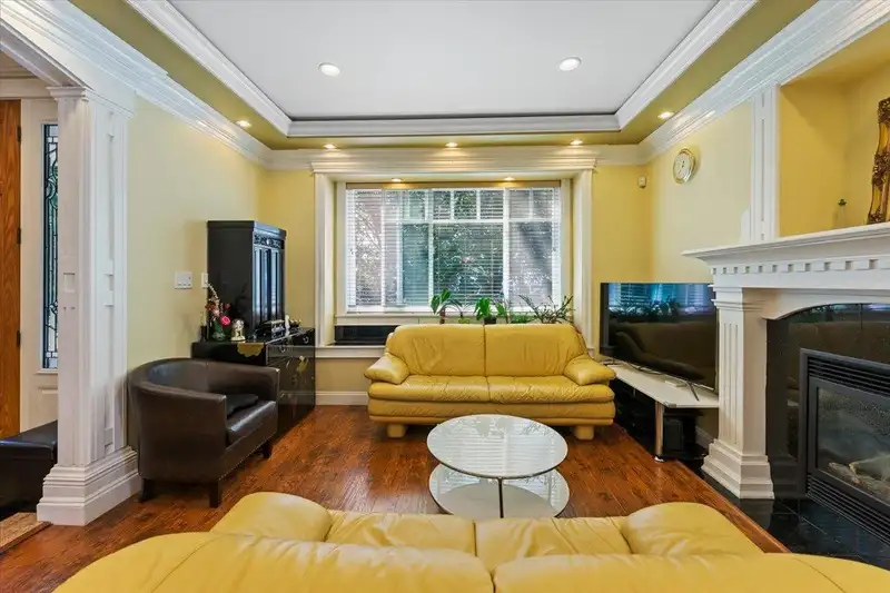 1185 E 62ND AVENUE - photo 3 of 38