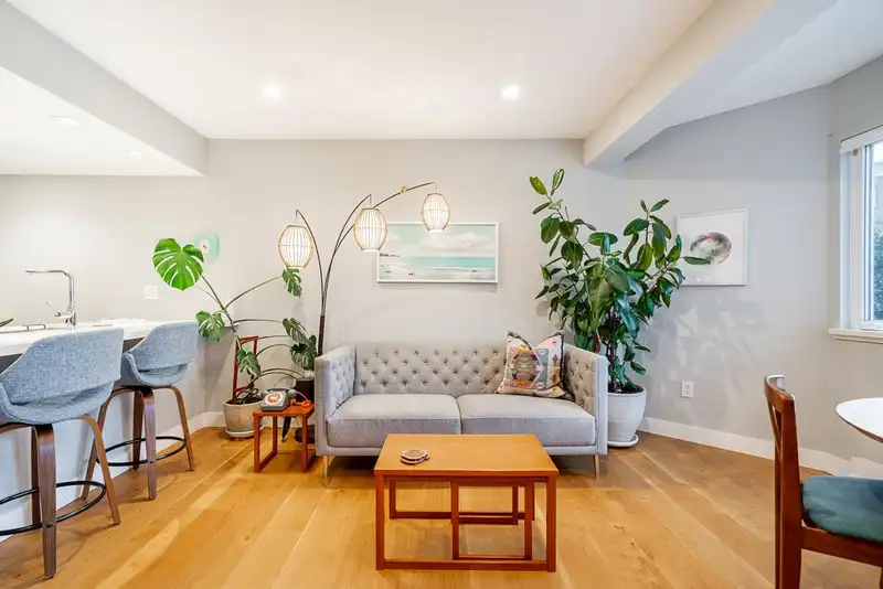 22 1182 W 7TH AVENUE - photo 4 of 37