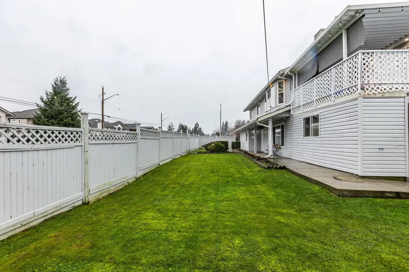 8412 134B STREET - photo 2 of 25