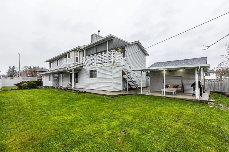 8412 134B STREET - photo 3 of 25