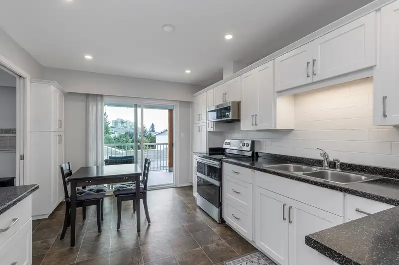 128 32691 GARIBALDI DRIVE - photo 2 of 32
