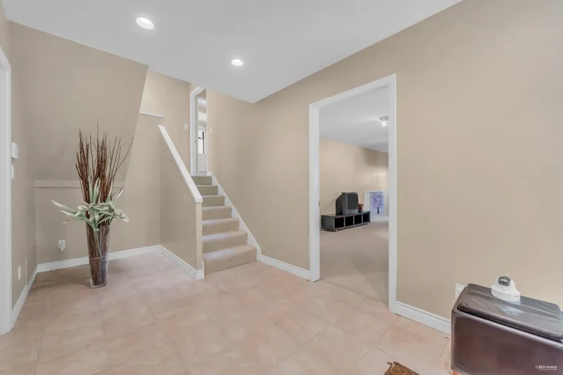 4623 CAULFEILD DRIVE - photo 4 of 25