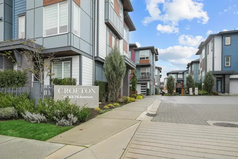 29 20763 76 AVENUE - photo 3 of 40