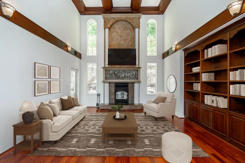 241 BAYVIEW ROAD - photo 3 of 23