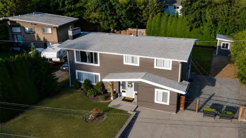 2170 MOSS CRESCENT - photo 2 of 40
