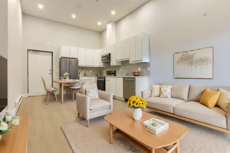102 3050 KINGSWAY - photo 4 of 20