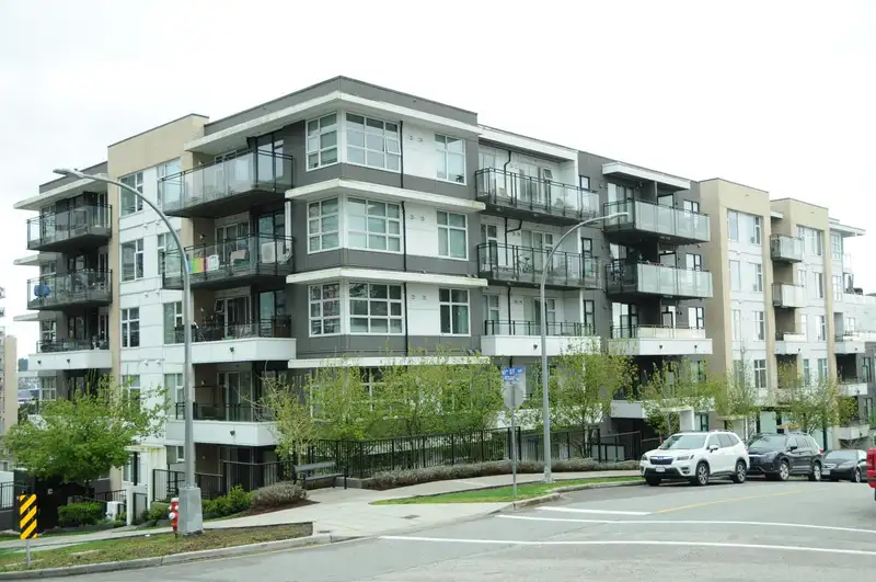 307 1012 AUCKLAND STREET - photo 1 of 23