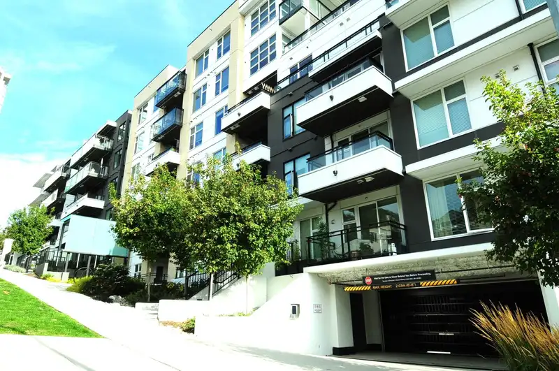 307 1012 AUCKLAND STREET - photo 2 of 23
