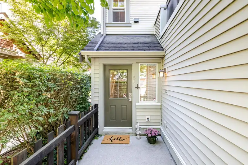 55 7155 189 STREET - photo 3 of 33