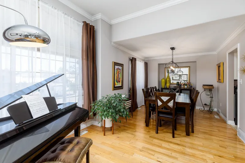 35485 CALGARY AVENUE - photo 3 of 25