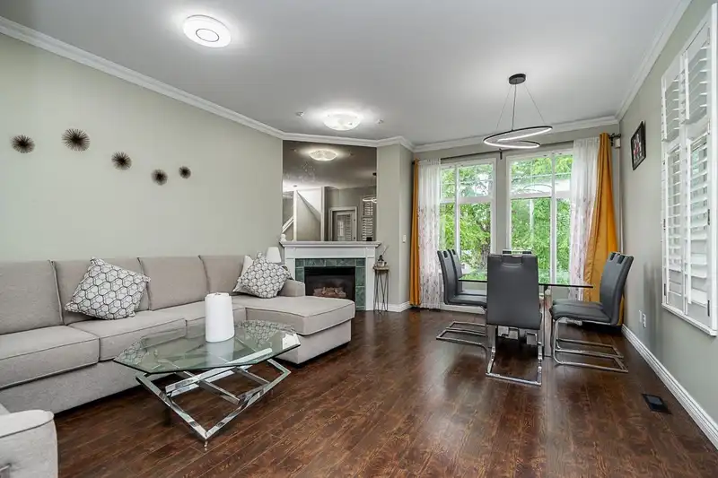 1 14877 58 AVENUE - photo 4 of 33