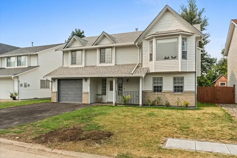 7487 GARNET DRIVE - photo 3 of 35