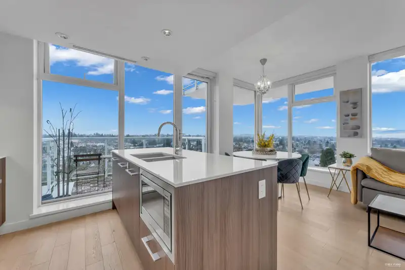 1208 2221 E 30TH AVENUE - photo 1 of 40