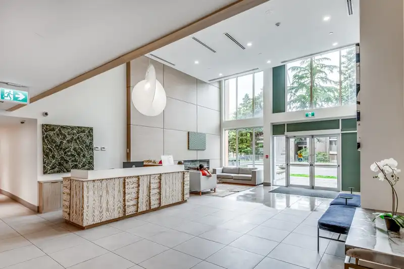 1602 13318 104 AVENUE - photo 4 of 37