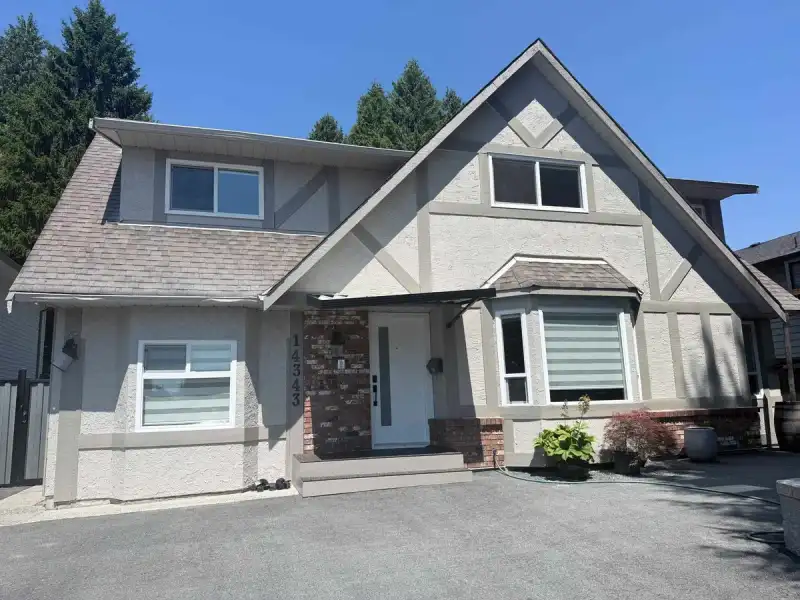 14343 17 AVENUE - photo 1 of 37