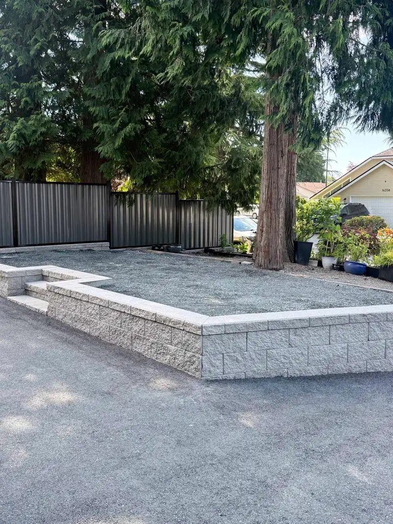 14343 17 AVENUE - photo 4 of 37