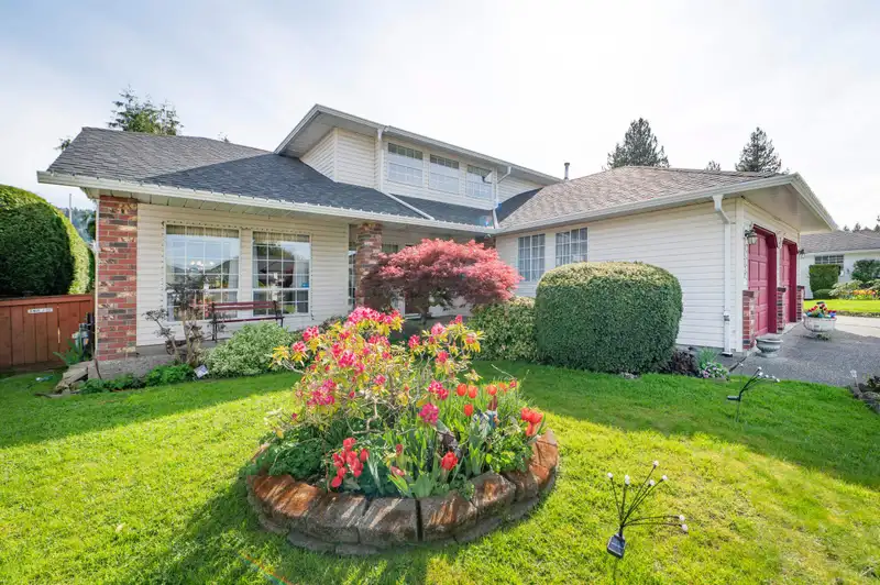 44722 CUMBERLAND AVENUE - photo 1 of 40