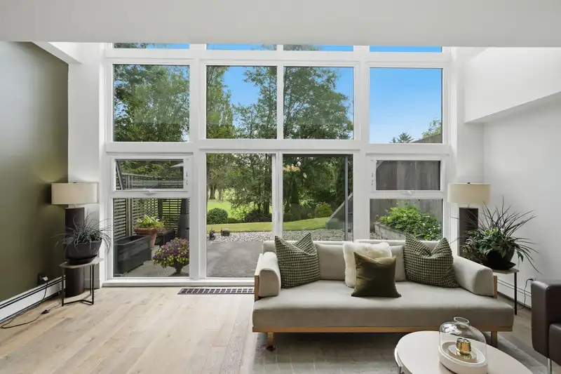 101 1350 VIEW CRESCENT - photo 3 of 40