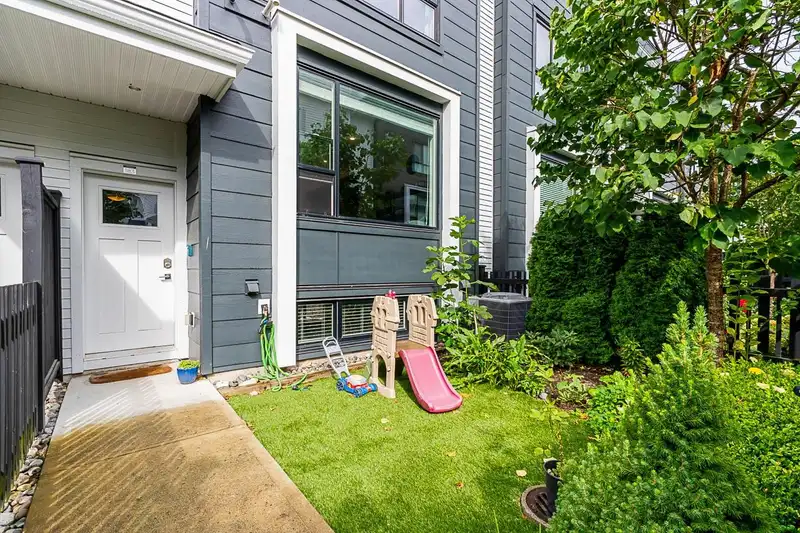 183 2277 OAK MEADOWS DRIVE - photo 2 of 30