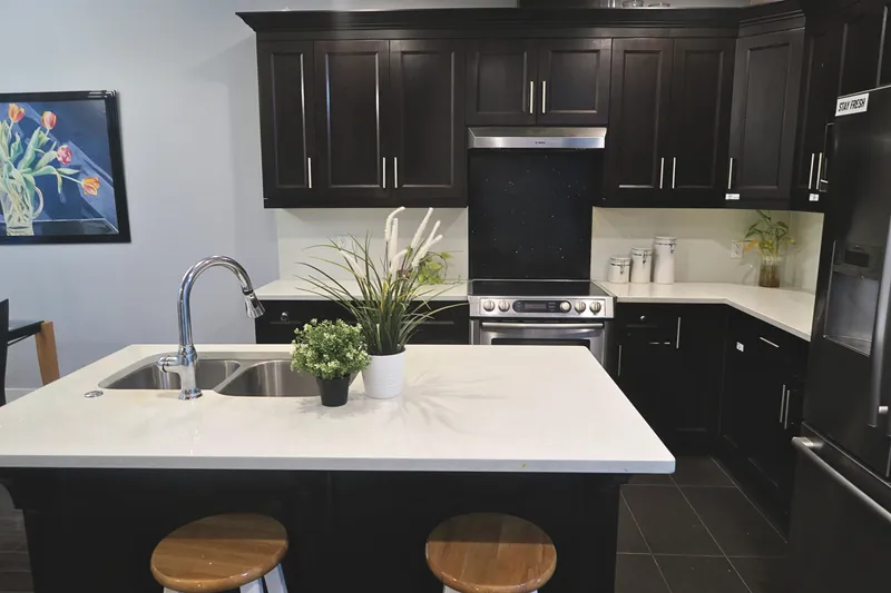 118 15399 GUILDFORD DRIVE - photo 2 of 25