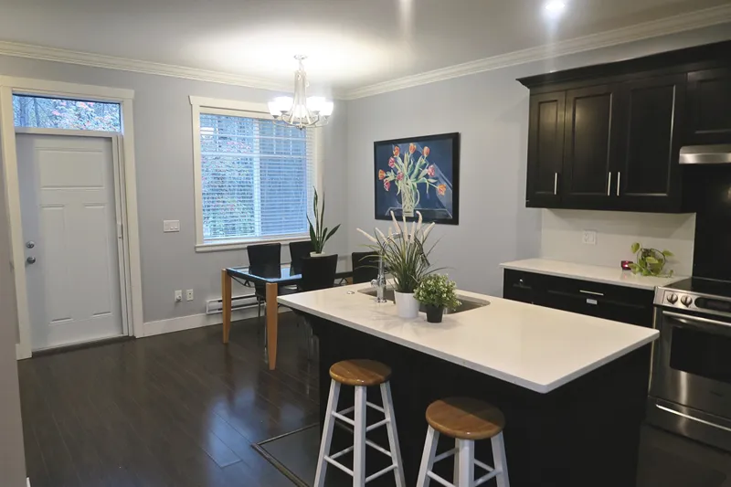 118 15399 GUILDFORD DRIVE - photo 3 of 25