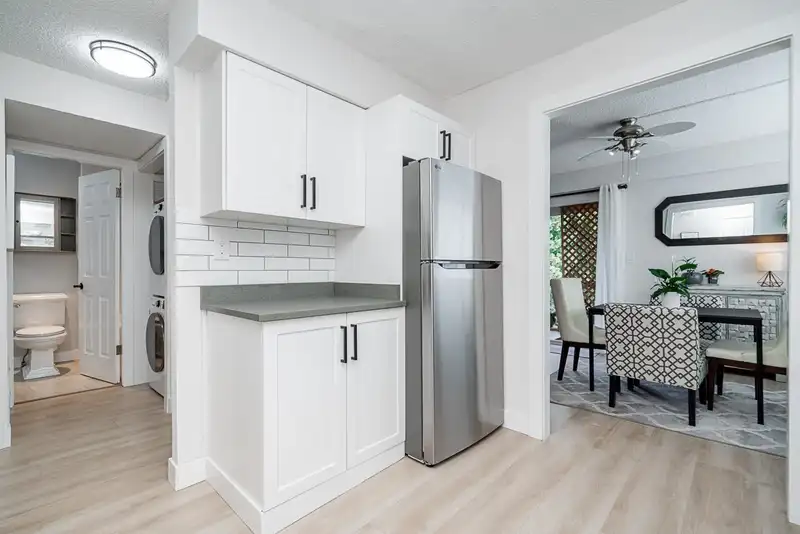 1029 CLARKE ROAD - photo 4 of 31