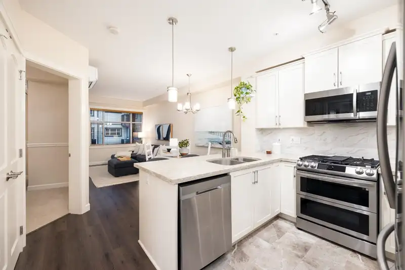 309 20328 86 AVENUE - photo 3 of 31