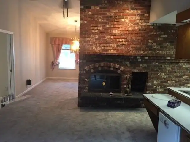 8180 HEATHER STREET - photo 3 of 12