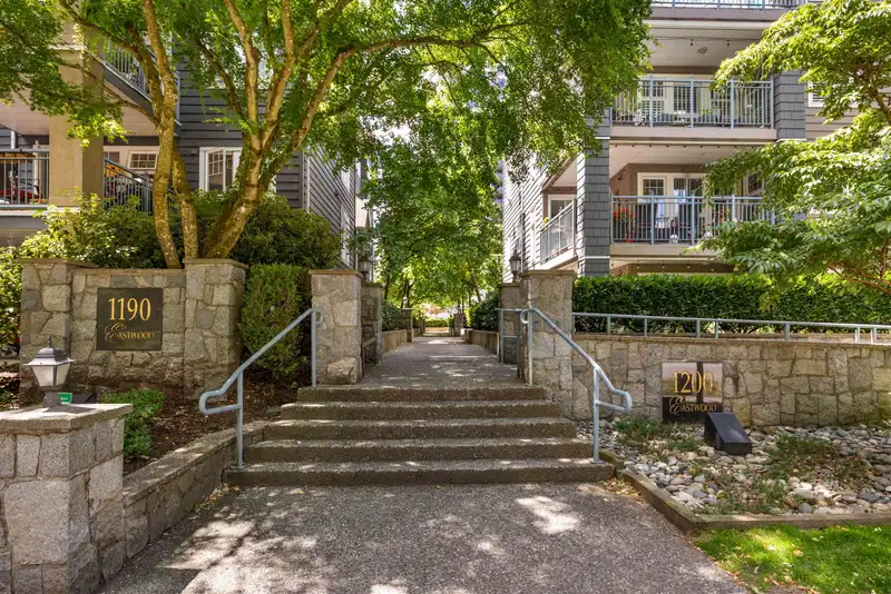 110 1200 EASTWOOD STREET - photo 3 of 33