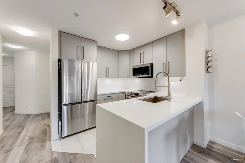 212 3278 HEATHER STREET - photo 3 of 22