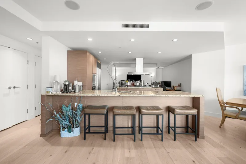 3001 1111 ALBERNI STREET - photo 3 of 25