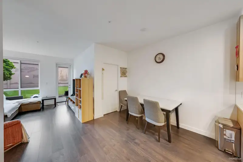 209 7133 14TH AVENUE - photo 4 of 27