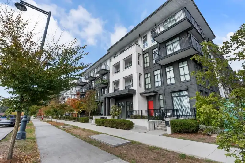 216 13933 105 BOULEVARD - photo 1 of 38