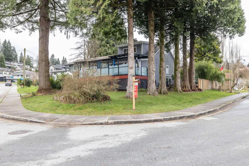 2212 BROOKMOUNT AVENUE - photo 2 of 25