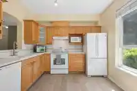 118 3098 GUILDFORD WAY - thumbnail 8