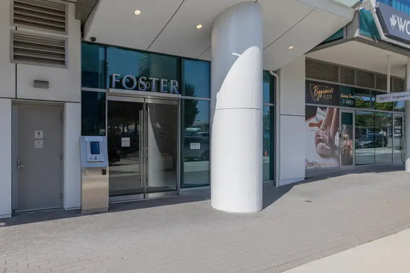 1403 1501 FOSTER STREET - photo 4 of 25