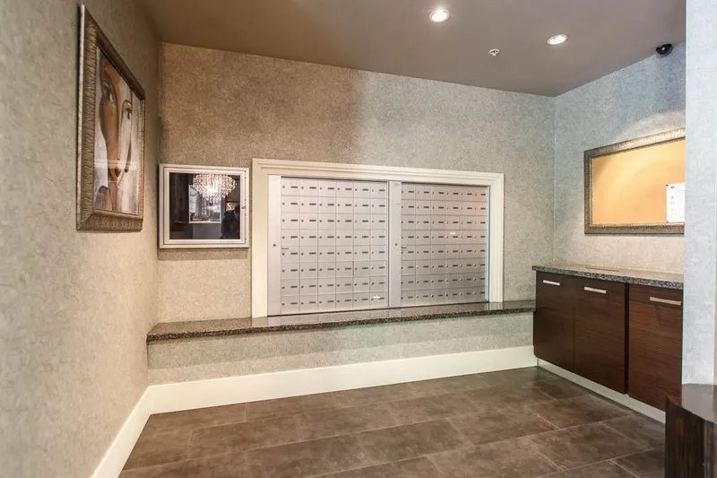 301 2959 GLEN DRIVE - photo 3 of 18