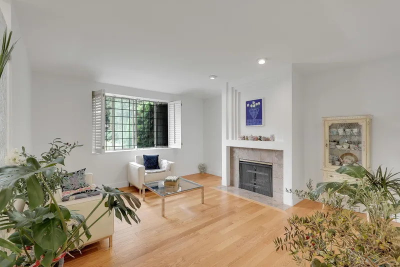 907 SPRICE AVENUE - photo 4 of 25