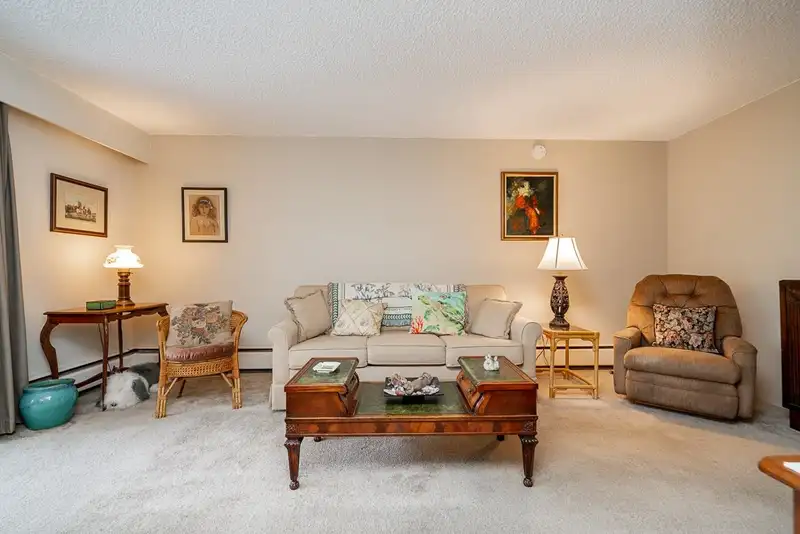 111 1777 WEST 13TH AVENUE - photo 3 of 15