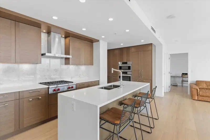 604 1439 GEORGE STREET - photo 4 of 25