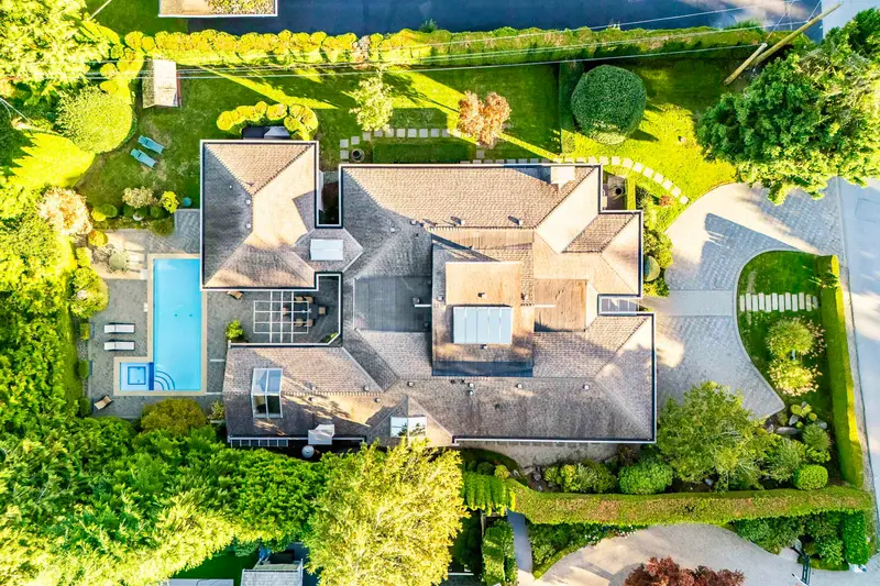 389 MOYNE DRIVE - photo 3 of 25