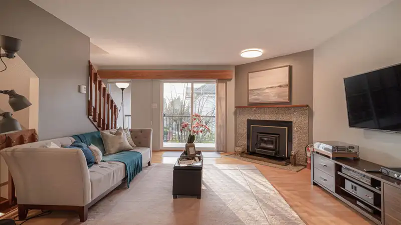 4 220 W 16TH STREET - photo 4 of 16