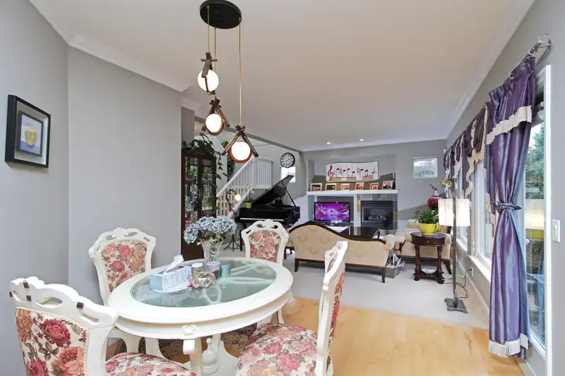3303 148A STREET - photo 4 of 15