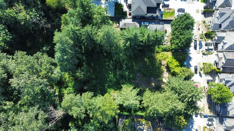 10927 128A STREET - photo 3 of 10