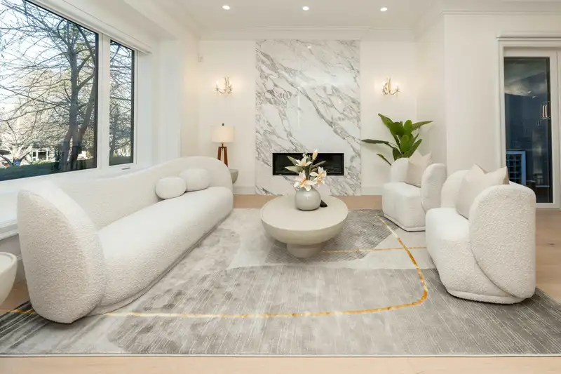 4582 W 14TH AVENUE - photo 2 of 32