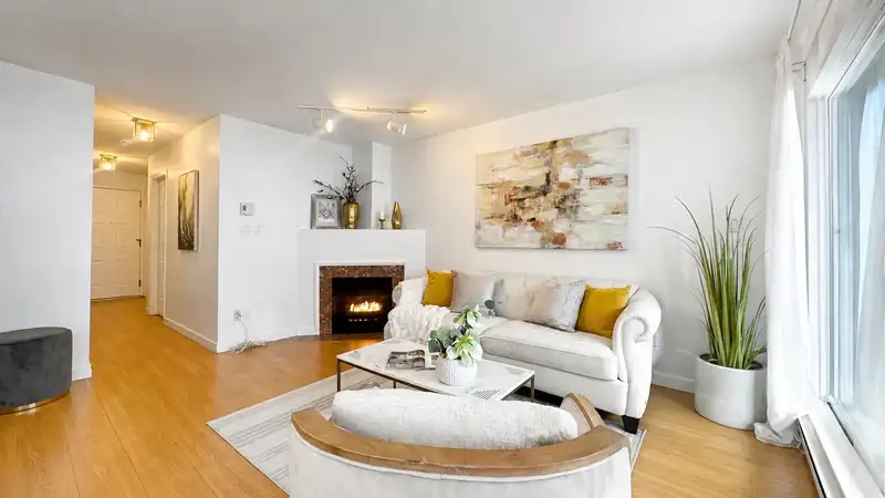 103 985 W 10TH AVENUE - photo 3 of 13
