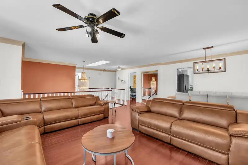 7922 16 AVENUE - photo 4 of 24