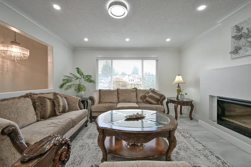 11554 83A AVENUE - photo 3 of 25